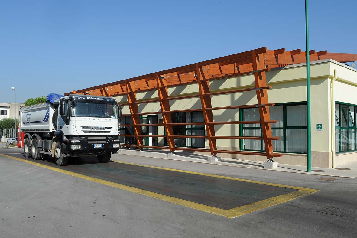 Efficienza energetica, biogas e compost di qualita' all'impianto di compostaggio di Salerno. La visita del Sindaco, 25 ottobre 2012