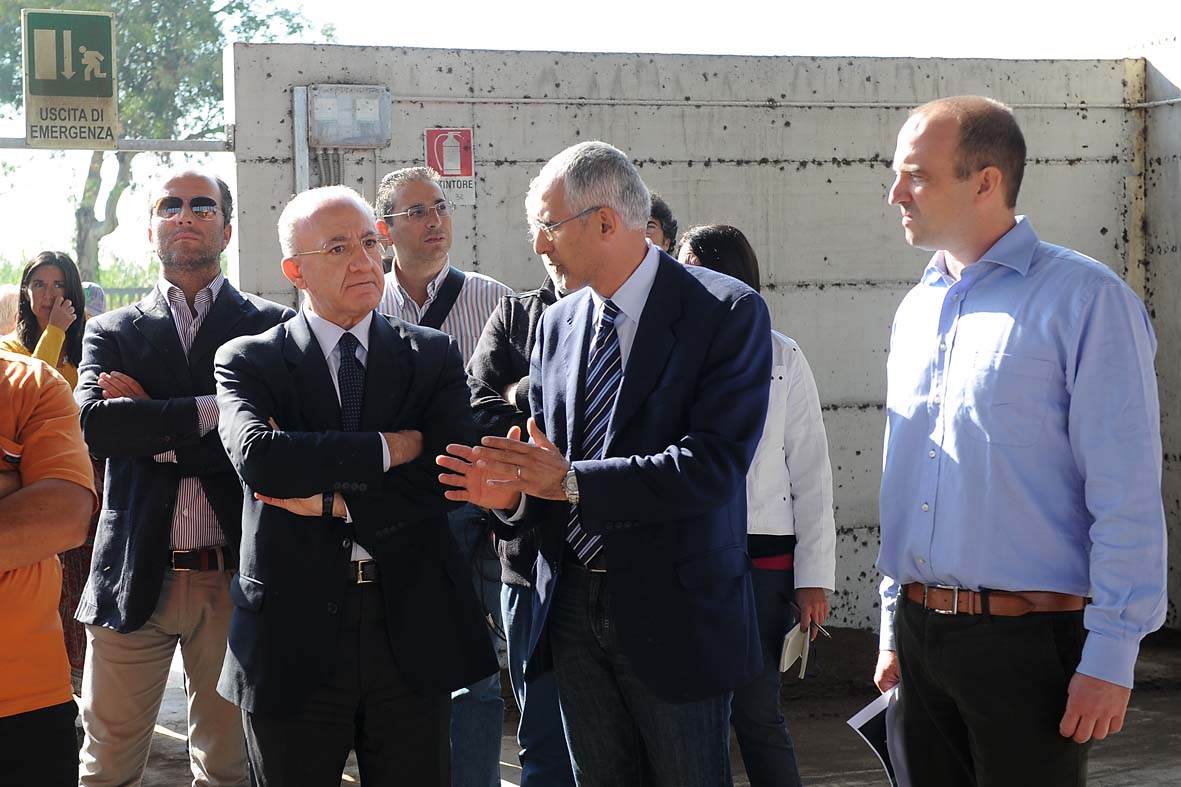 Efficienza energetica, biogas e compost di qualita' all'impianto di compostaggio di Salerno. La visita del Sindaco, 25 ottobre 2012