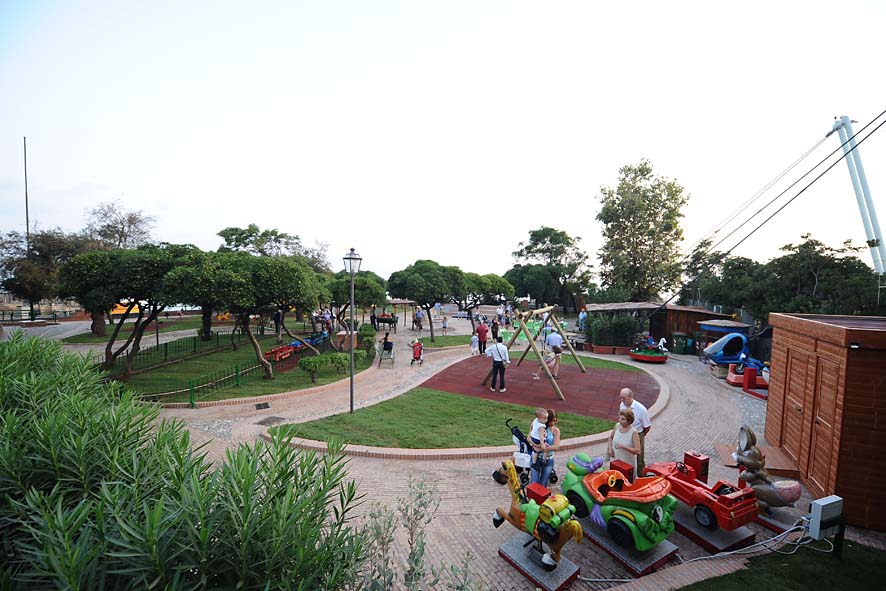 Con il Sindaco De Luca inaugurazione Parco Giochi Lungomare Tafuri. Salerno 17 Settembre 2011.