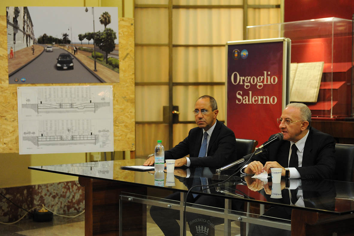 Riqualificazione e parcheggi in Piazza Cavour, con il Sindaco Vincenzo De Luca presentazione del progetto. Sabato 8 settembre 2012.