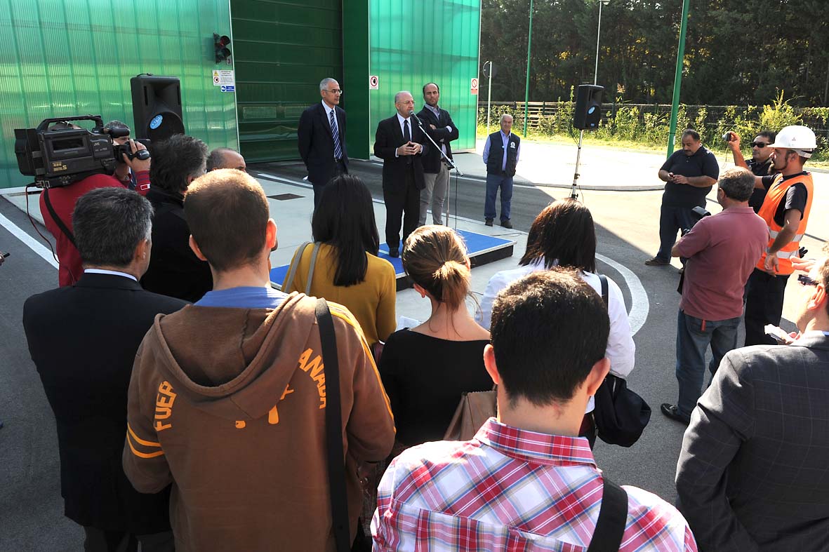 Efficienza energetica, biogas e compost di qualita' all'impianto di compostaggio di Salerno. La visita del Sindaco, 25 ottobre 2012