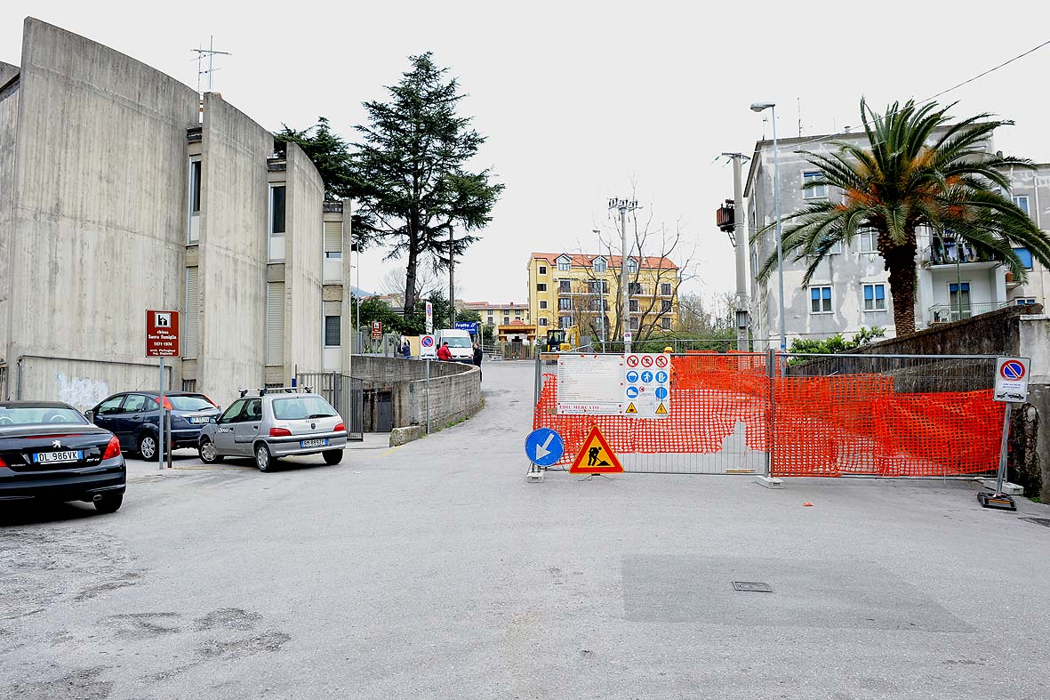 Al via i lavori del sagrato della chiesa di Fratte con il Sindaco Vincenzo De Luca. Salerno, 21 marzo 2011