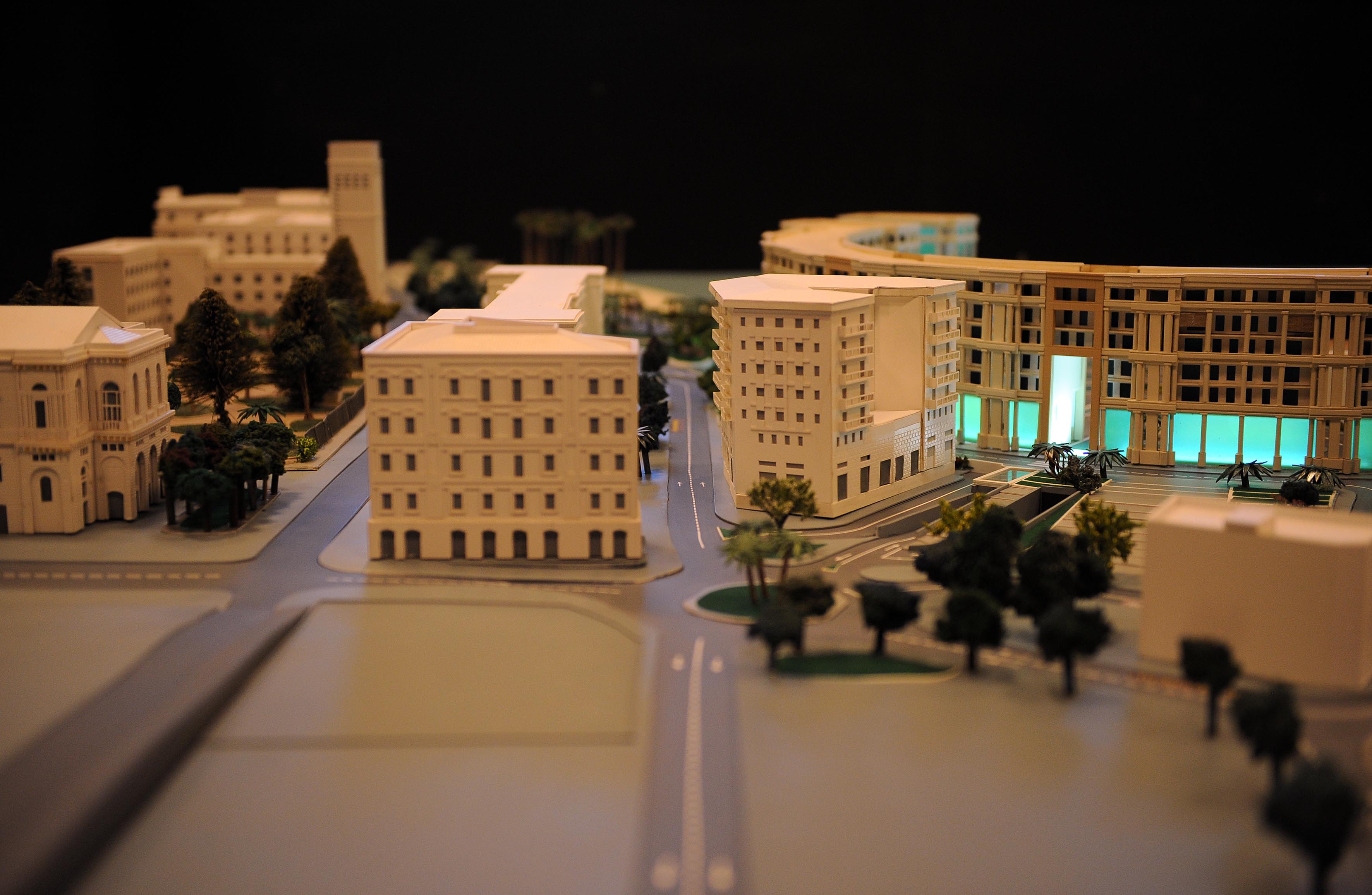 Esposto in Piazza Portanova il nuovo plastico del Crescent e di Piazza della Liberta'