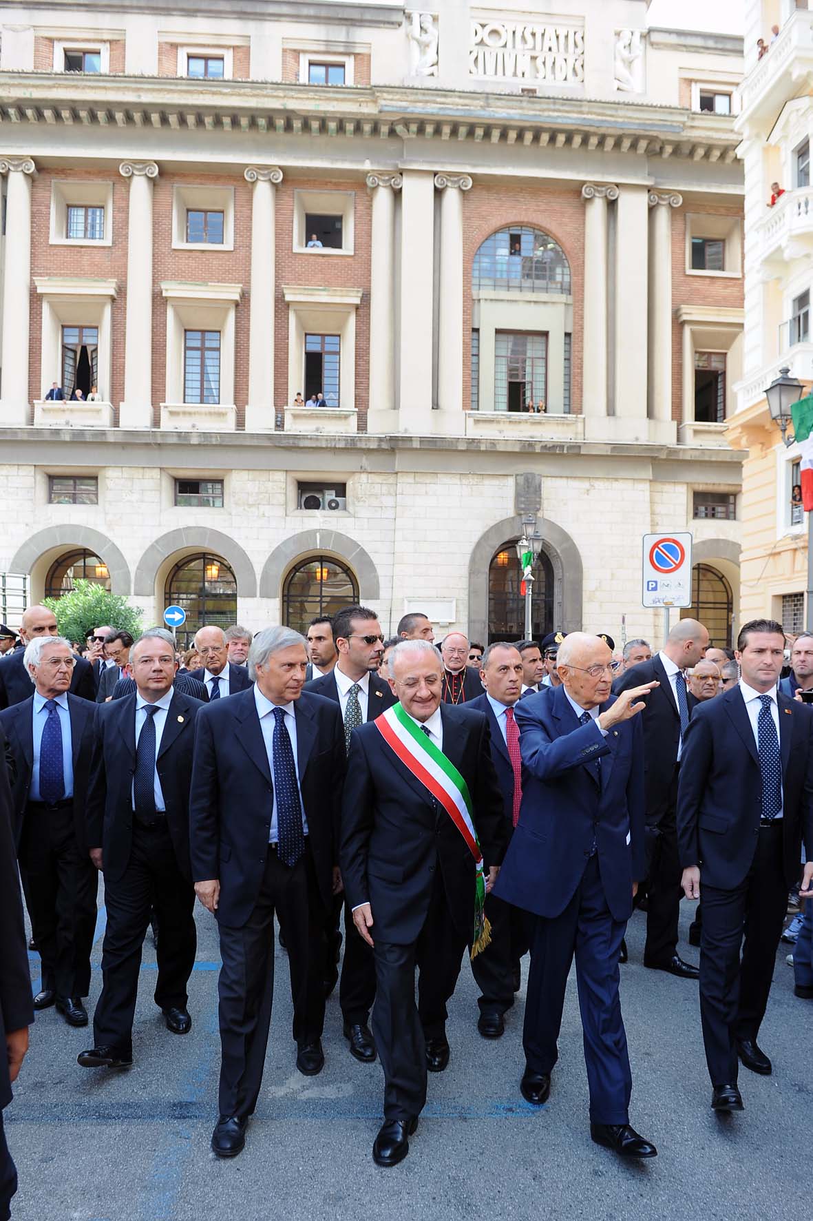 SALERNO saluta il Presidente della Repubblica GIORGIO NAPOLITANO. Piazza Amendola, martedi' 14 settembre 2010
