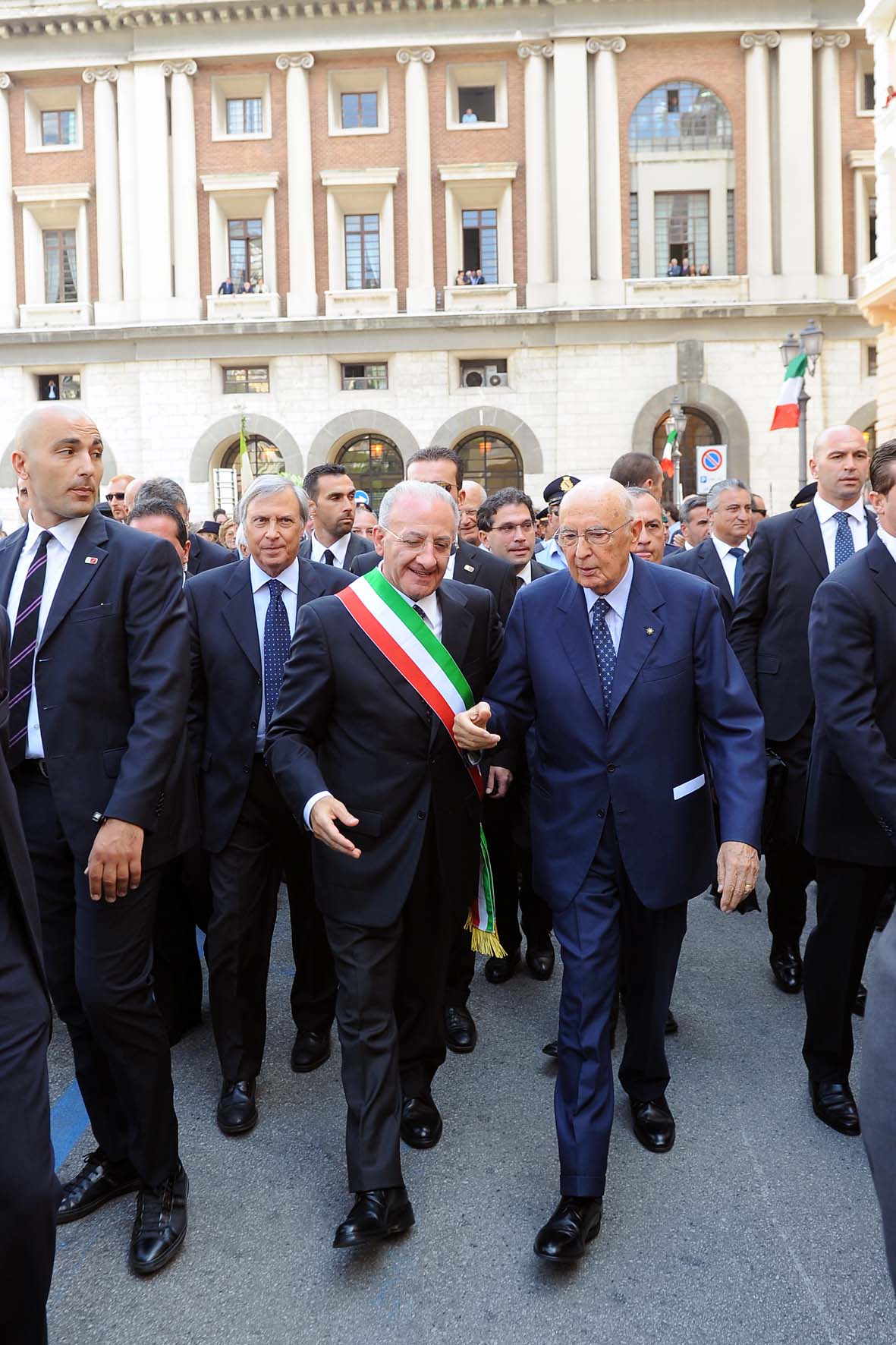 SALERNO saluta il Presidente della Repubblica GIORGIO NAPOLITANO. Piazza Amendola, martedi' 14 settembre 2010