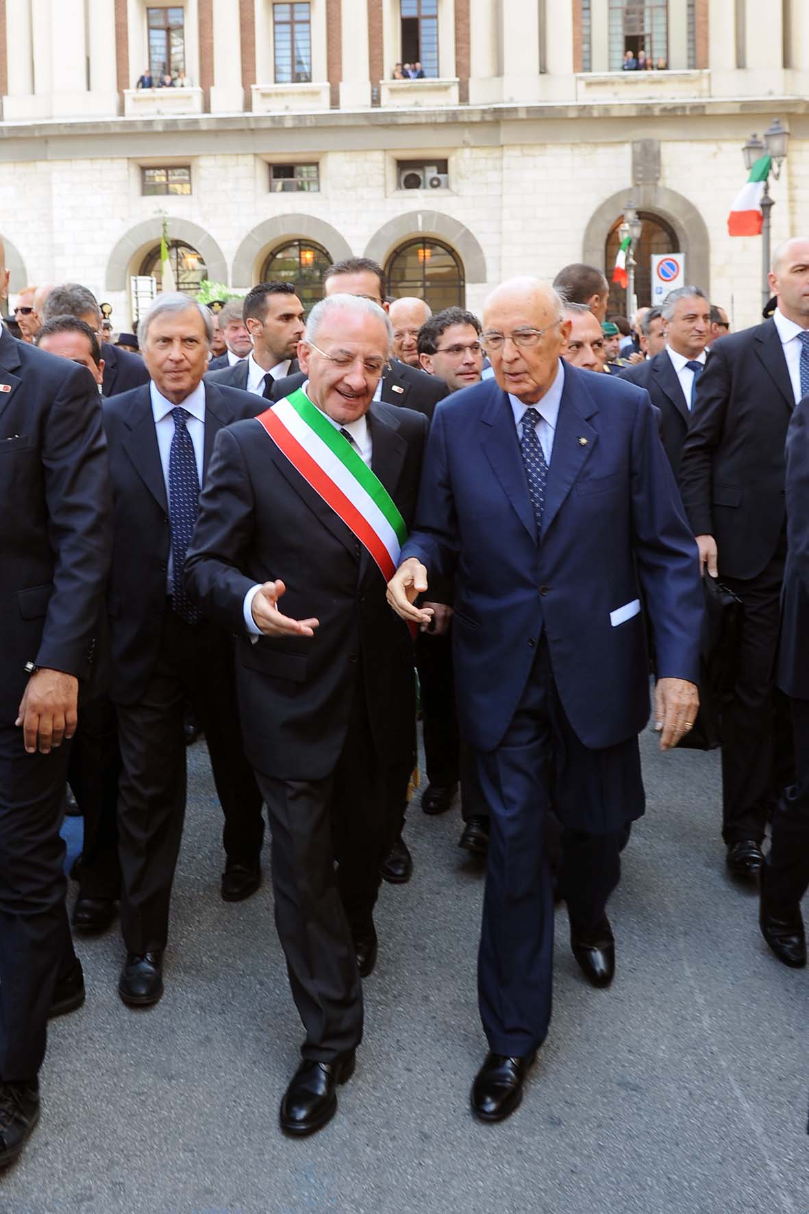 SALERNO saluta il Presidente della Repubblica GIORGIO NAPOLITANO. Piazza Amendola, martedi' 14 settembre 2010