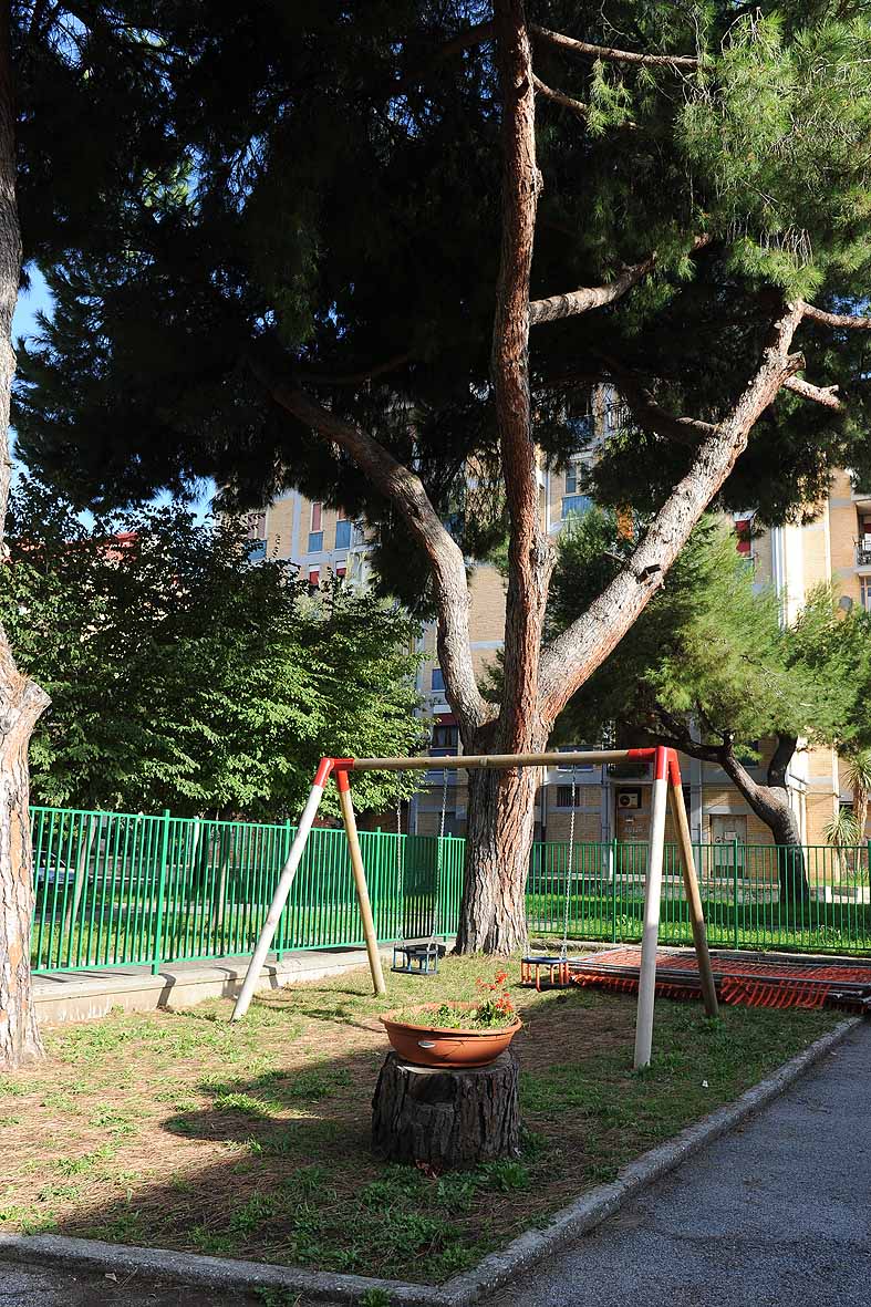 Il Sindaco De Luca ha dato il via ai lavori per la realizzazione di due nuovi asili nido. Salerno, 21 ottobre 2010