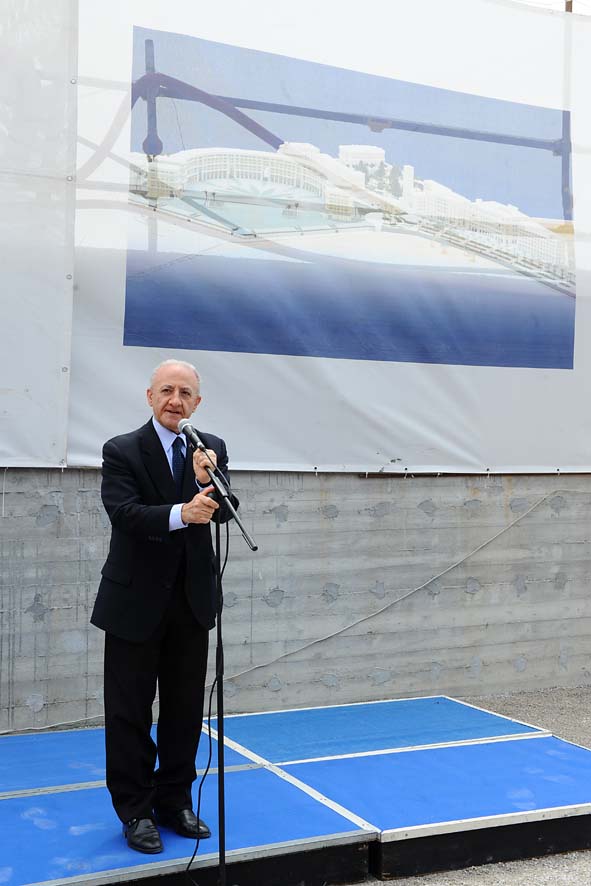 Crescent: la posa della prima pietra con il Sindaco Vincenzo De Luca. Salerno, 13 Maggio 2011