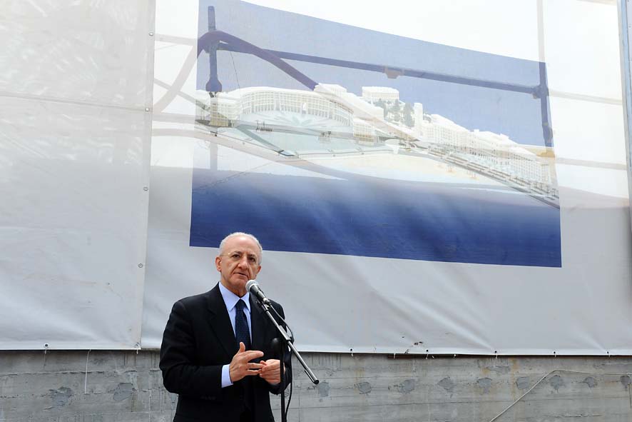 Crescent: la posa della prima pietra con il Sindaco Vincenzo De Luca. Salerno, 13 Maggio 2011