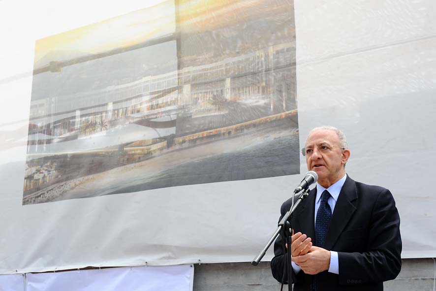 Crescent: la posa della prima pietra con il Sindaco Vincenzo De Luca. Salerno, 13 Maggio 2011