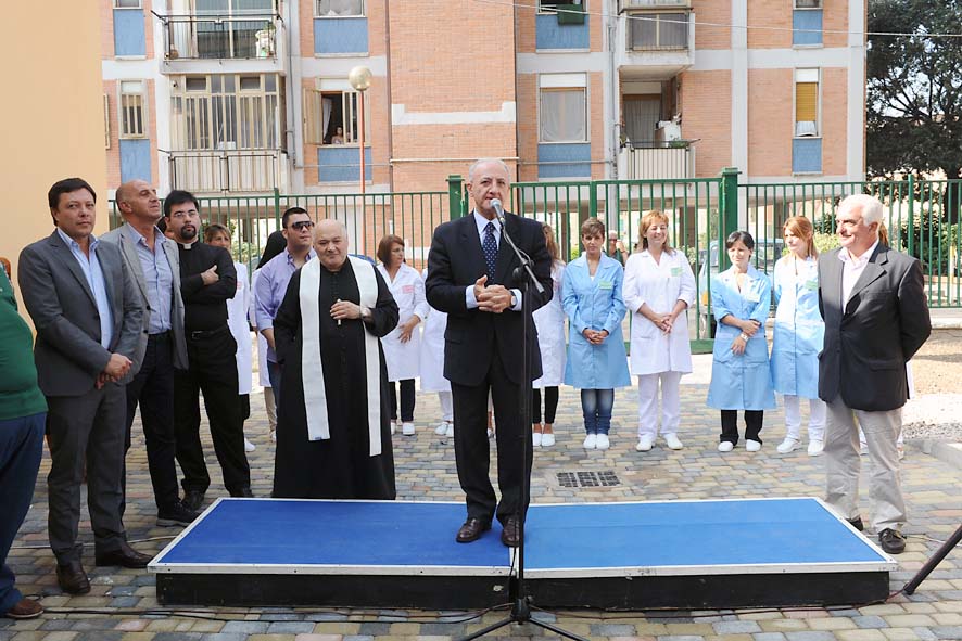 Il Sindaco De Luca inaugura l'Asilo Nido di Via Premuda. Salerno, 13 Settembre 2011