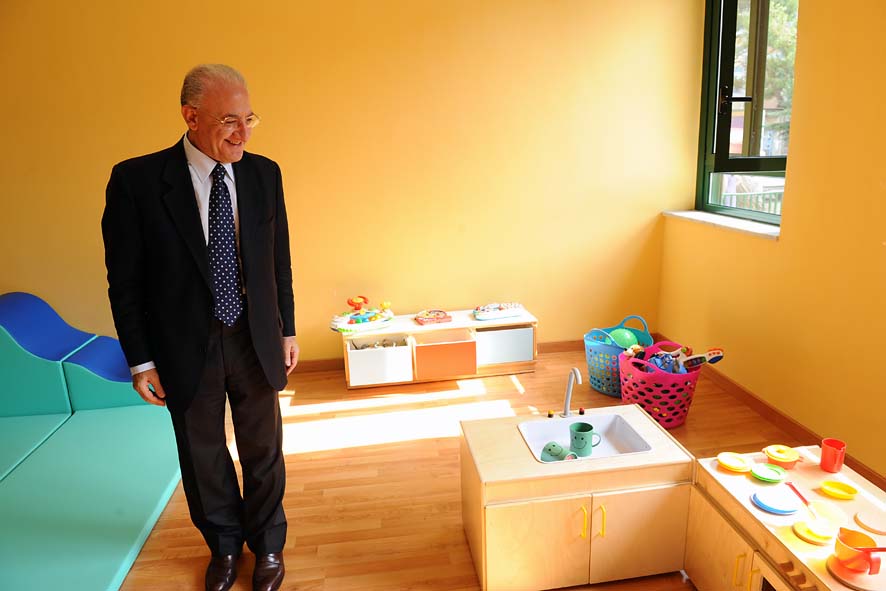 Il Sindaco De Luca inaugura l'Asilo Nido di Via Premuda. Salerno, 13 Settembre 2011
