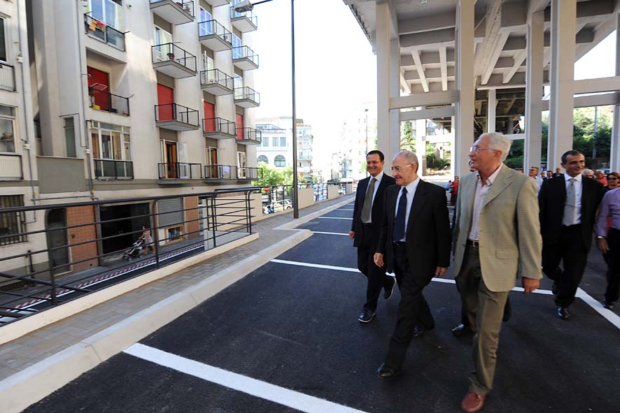 Via Calenda, via Cavallo, via Trucillo: il Sindaco De Luca inaugura i nuovi parcheggi. 18 settembre 2009