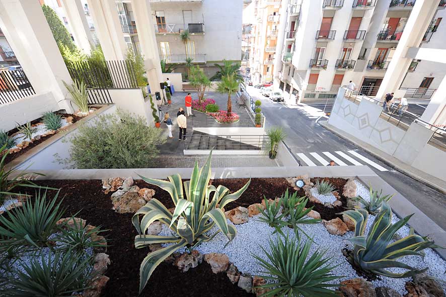 Via Calenda, via Cavallo, via Trucillo: il Sindaco De Luca inaugura i nuovi parcheggi. 18 settembre 2009