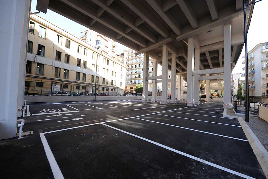 Via Calenda, via Cavallo, via Trucillo: il Sindaco De Luca inaugura i nuovi parcheggi. 18 settembre 2009