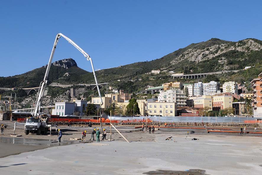 Visita al cantiere di Piazza della Liberta' con il Sindaco De Luca. 9 dicembre 2009