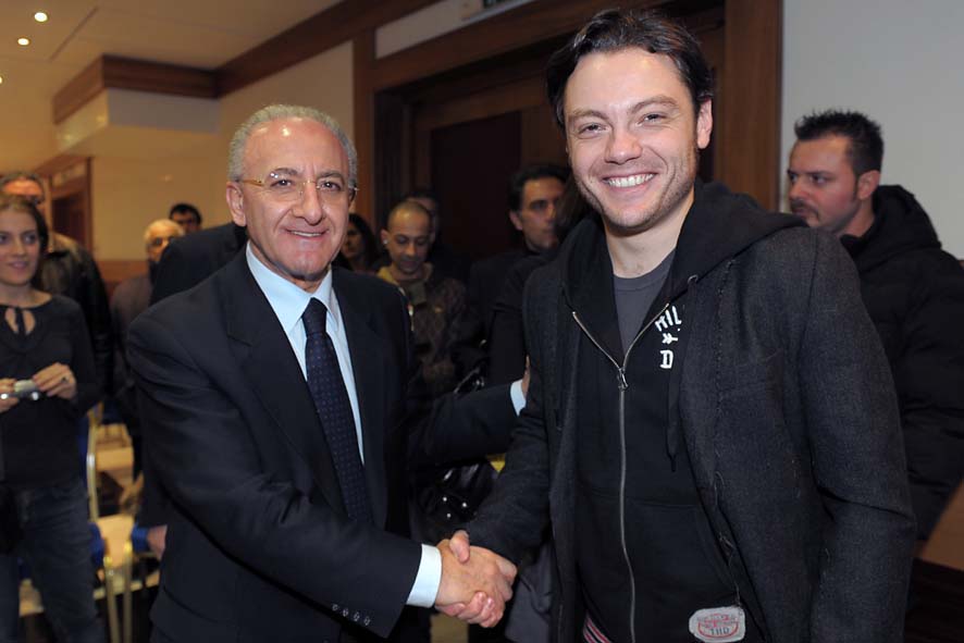 Il Sindaco Vincenzo De Luca incontra Tiziano Ferro al Grand Hotel Salerno, Salerno, 31 dicembre 2009