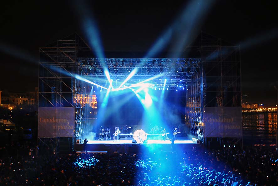 Capodanno in piazza a Salerno. Piazza della Liberta', 31 dicembre 2009
