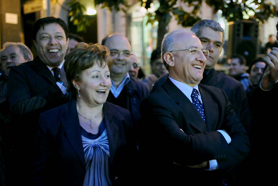 Al via ledizione 2011 de Il Crocifisso ritrovato nel segno del Medioevo con il Sindaco De Luca. Salerno, 29 aprile 2011