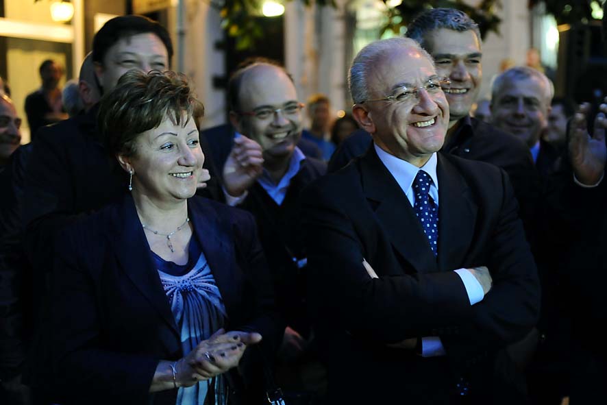 Al via ledizione 2011 de Il Crocifisso ritrovato nel segno del Medioevo con il Sindaco De Luca. Salerno, 29 aprile 2011