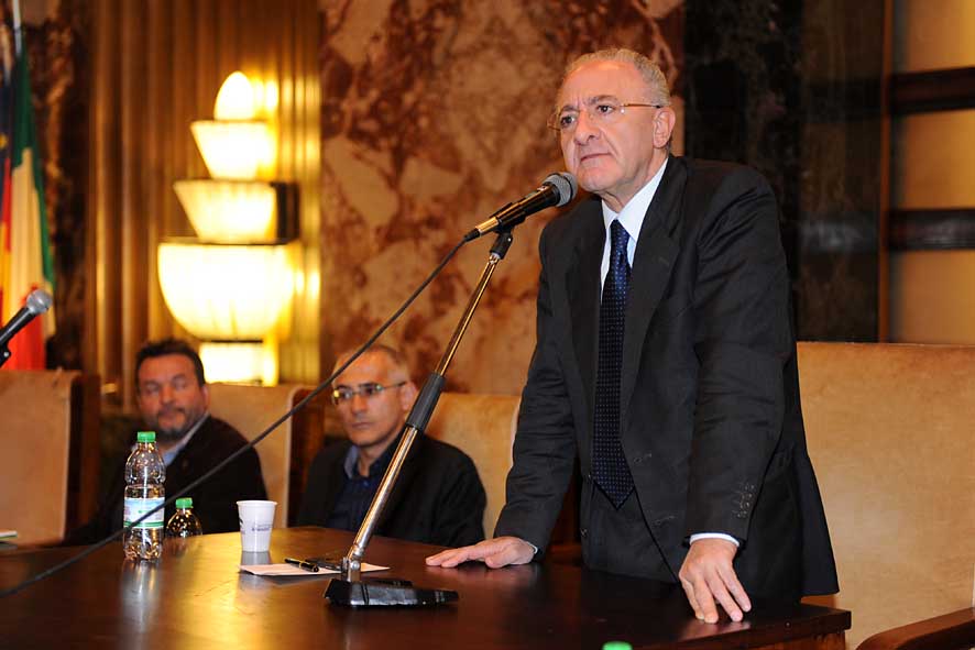 Con il 72% Salerno e' il primo capoluogo dItalia per la raccolta differenziata. Il Sindaco festeggia con la citta' l'importante traguardo raggiunto. Palazzo di Citta' 16 ottobre 2009