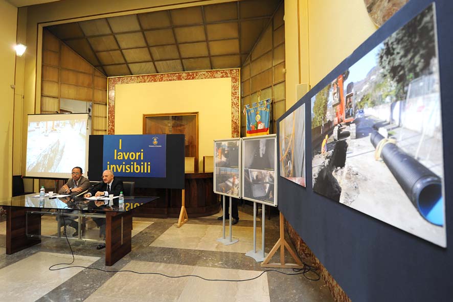 "Le opere invisibili". Il Sindaco De Luca ha presentato gli interventi del Comune sulla rete fognaria. Salerno, 9 giugno 2011