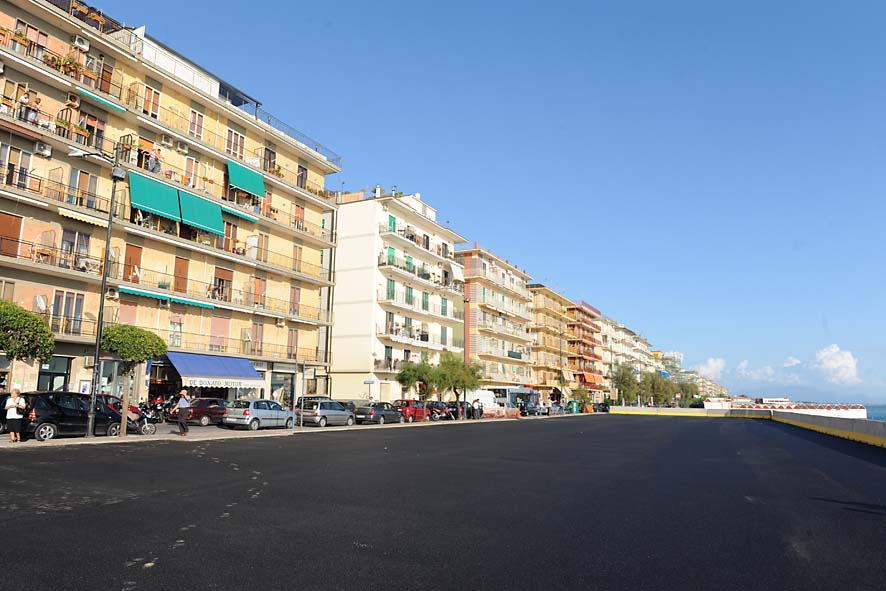 Il Sindaco De Luca inaugura la nuova passeggiata a mare, i parcheggi e la pubblica illuminazione sul Lungomare, tra Polo Nautico e Porticciolo Pastena. 17 settembre 2009