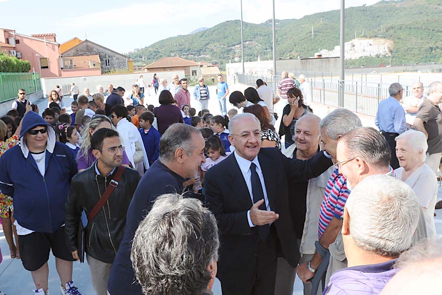 Con il Sindaco De Luca inaugurazione del parcheggio in Via degli Etruschi. Salerno, 20 settembre 2011.