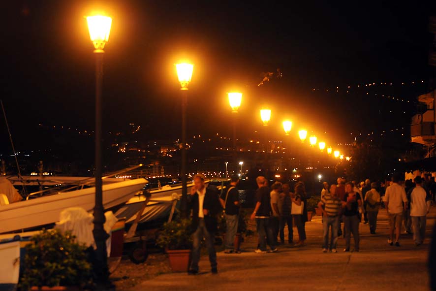 Il Sindaco De Luca inaugura la nuova passeggiata a mare, i parcheggi e la pubblica illuminazione sul Lungomare, tra Polo Nautico e Porticciolo Pastena. 17 settembre 2009
