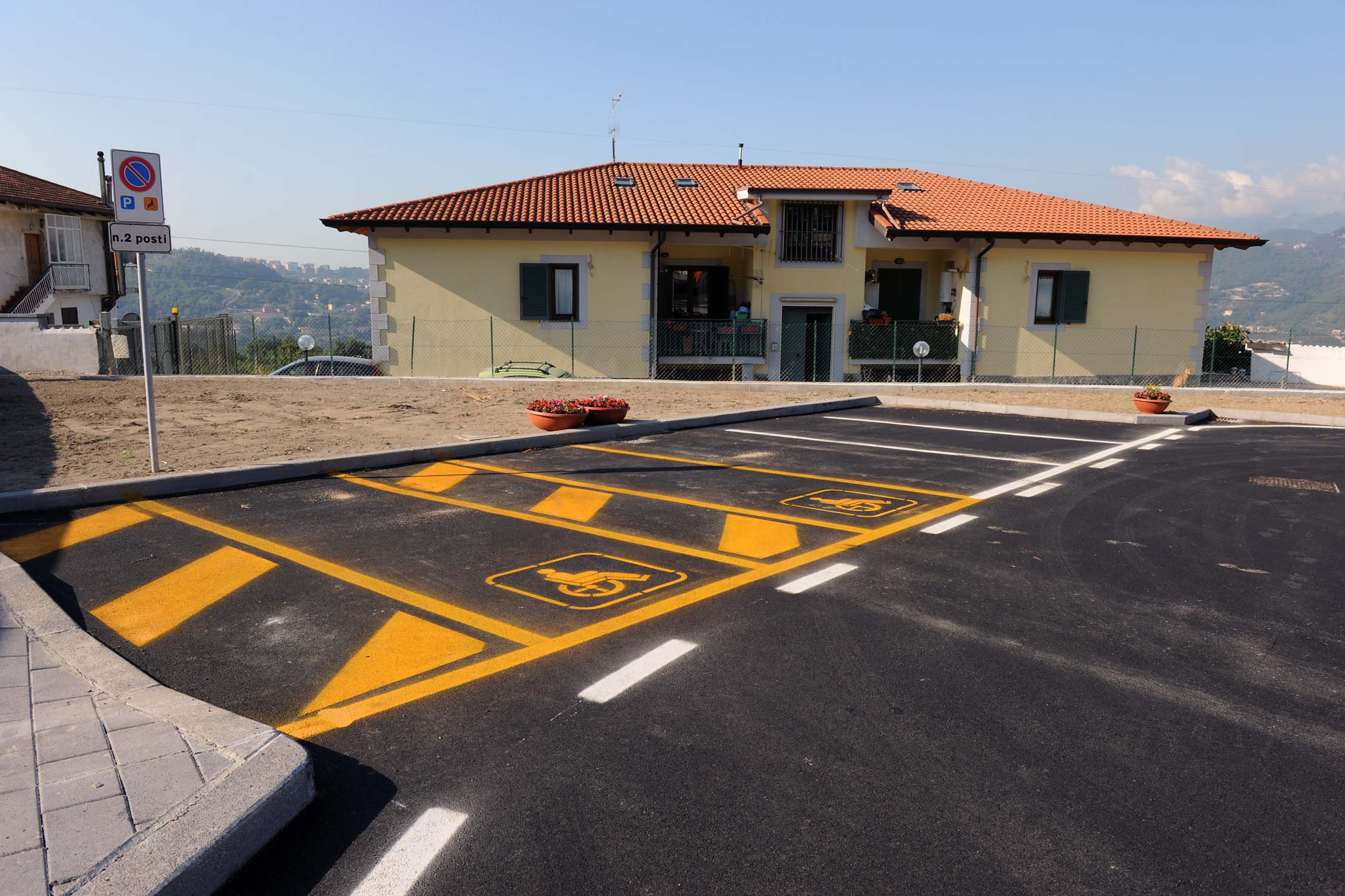 Il Sindaco Vincenzo De Luca inaugura il parcheggio di Pastorano. Salerno, 6 settembre 2010