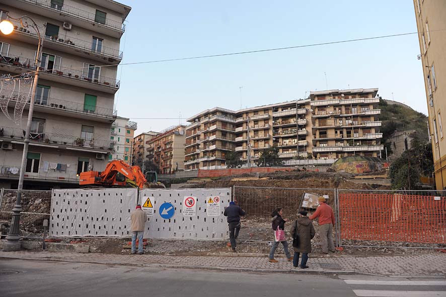 Completata la demolizione dellex ponte ferroviario di Torrione. 18 dicembre 2009