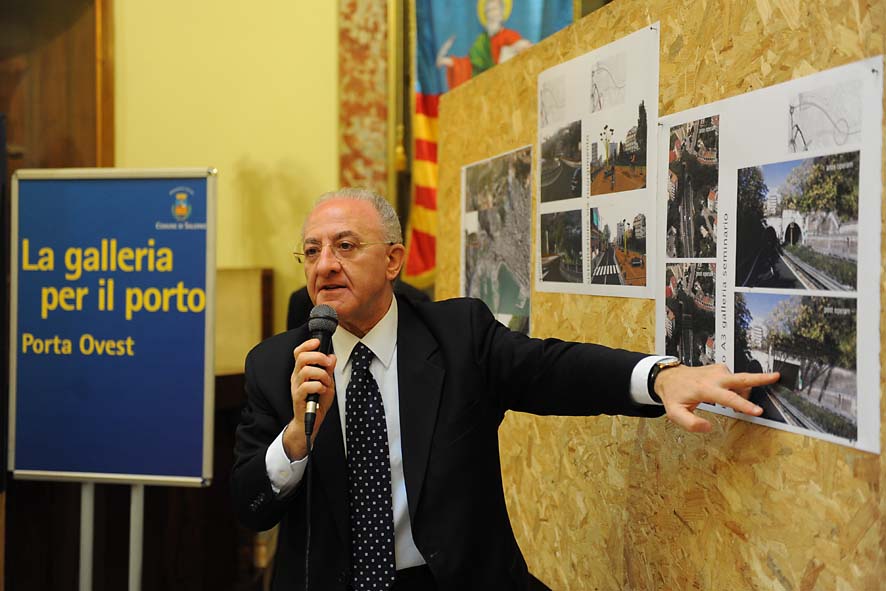 Presentazione del bando per la realizzazione del progetto Salerno Porta Ovest . Comune di Salerno, 27 aprile 2011