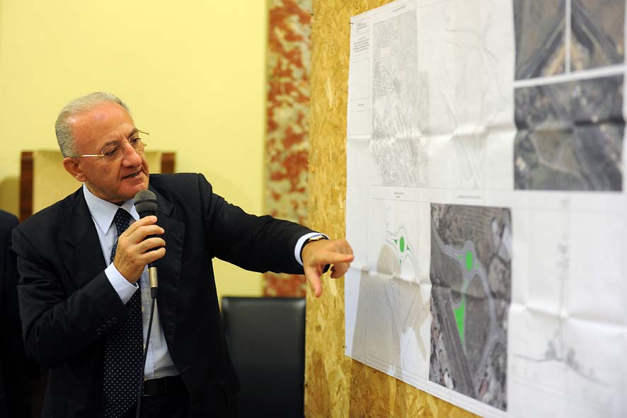 Il Sindaco De Luca illustra il progetto dello svincolo di Sala Abbagnano. Conferenza stampa con l' ANAS a Palazzo di Citt, 16 settebre 2010