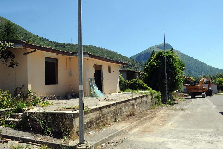 Inizio dei lavori per la realizzazione di 47 alloggi a Rufoli di Ogliara, Salerno 8 luglio 2010