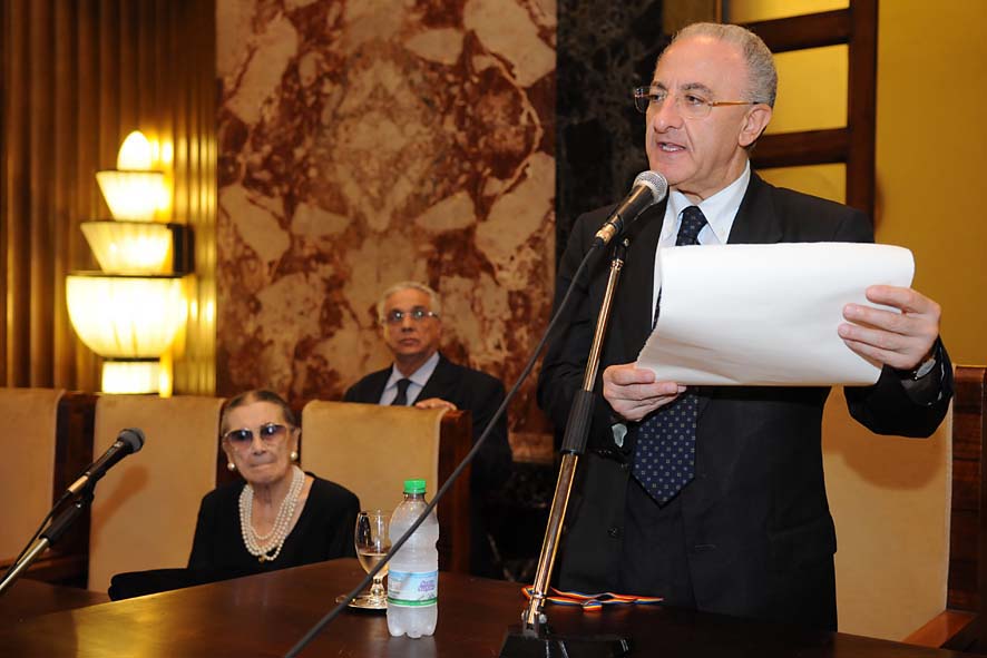 Cerimonia di conferimento della Cittadinanza Onoraria a Maria DAlma Talento. Palazzo di Citta', Salone dei Marmi 30 luglio 2009